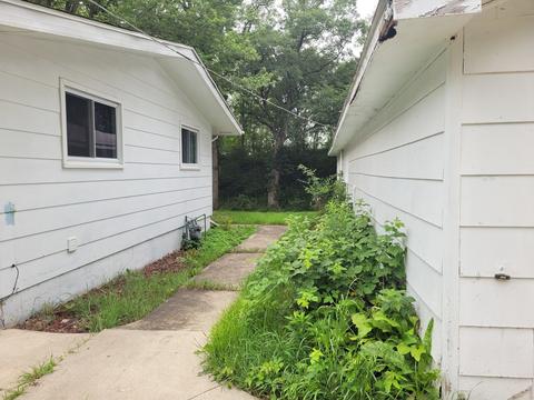 9724 N Memory Ln, Leaf River, IL 61047 photo 3