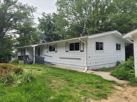 9724 N Memory Ln, Leaf River, IL 61047 photo 2