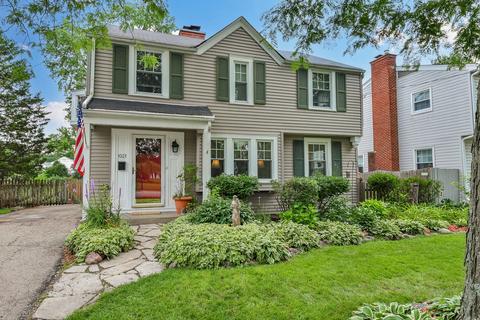 1021 N Main St, Wheaton, IL 60187 photo 1