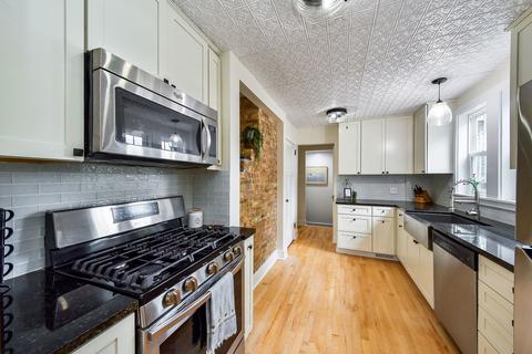 1021 N Main St, Wheaton, IL 60187 photo 7