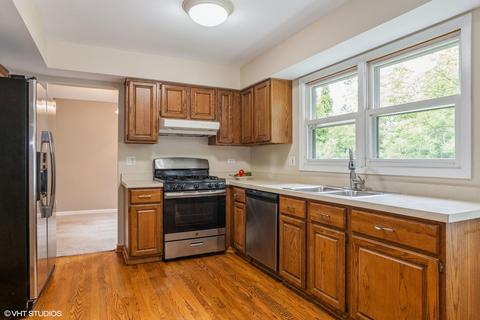 752 Bayberry Dr, Bartlett, IL 60103 photo 3