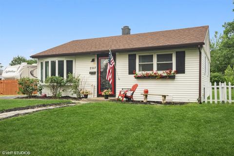 2507 Meadow Dr, Rolling Meadows, IL 60008 photo 2