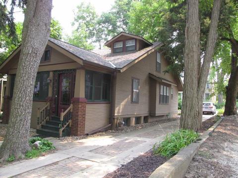 609 E Front St, Bloomington, IL 61701 photo 2