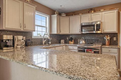1504 Donegal Dr, Normal, IL 61761 photo 5