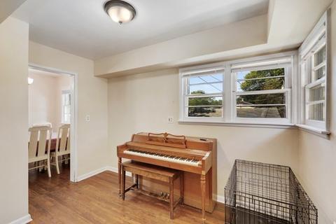 240 E North Ave, Bartlett, IL 60103 photo 9