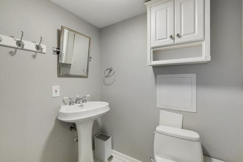 240 E North Ave, Bartlett, IL 60103 photo 17