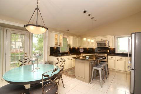 558 Abbey Rd, Bartlett, IL 60103 photo 6