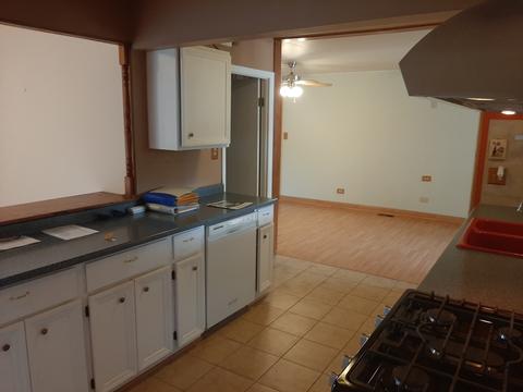 1965 Pierce Rd, Hoffman Estates, IL 60169 photo 10