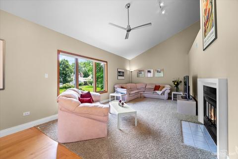 6455 Cape Cod Ct, Lisle, IL 60532 photo 4