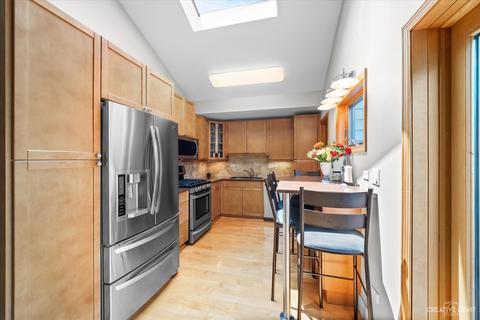 6455 Cape Cod Ct, Lisle, IL 60532 photo 9