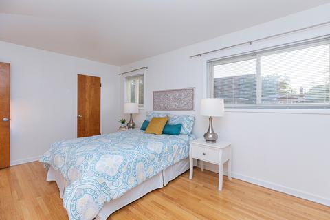 355 Alles St, Des Plaines, IL 60016 photo 14