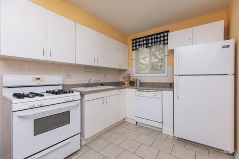 355 Alles St, Des Plaines, IL 60016 photo 13
