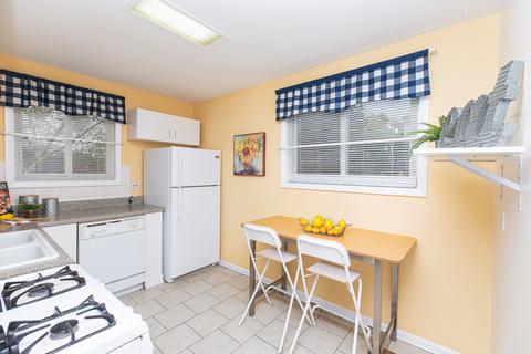 355 Alles St, Des Plaines, IL 60016 photo 6