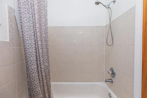 355 Alles St, Des Plaines, IL 60016 photo 16
