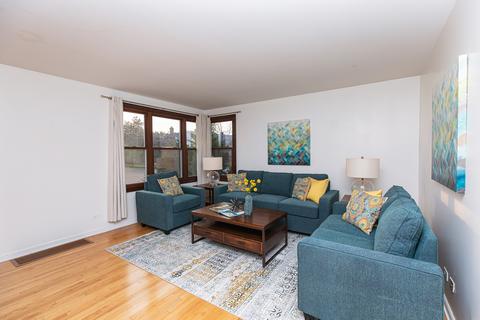 355 Alles St, Des Plaines, IL 60016 photo 12