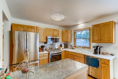 237 E Maple Ave, Villa Park, IL 60181 photo 2