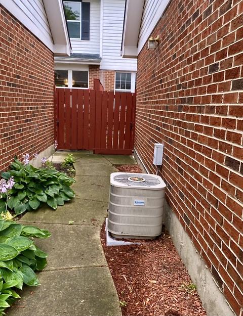 9038 Forestview Rd, Evanston, IL 60203 photo 3