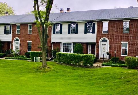 9038 Forestview Rd, Evanston, IL 60203 photo 1