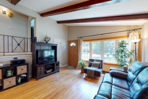 2064 Pratt Ave, Des Plaines, IL 60018 photo 13