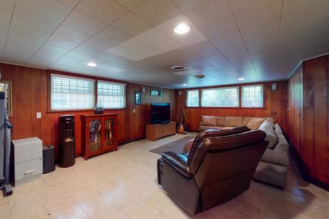 2064 Pratt Ave, Des Plaines, IL 60018 photo 17