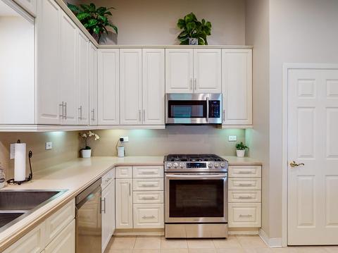 2064 Pratt Ave, Des Plaines, IL 60018 photo 6