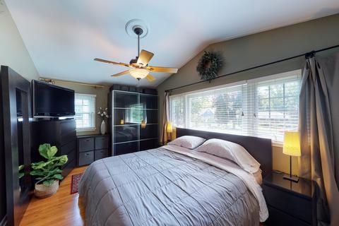 2064 Pratt Ave, Des Plaines, IL 60018 photo 4