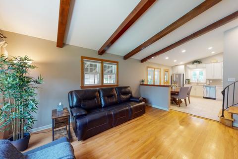 2064 Pratt Ave, Des Plaines, IL 60018 photo 8