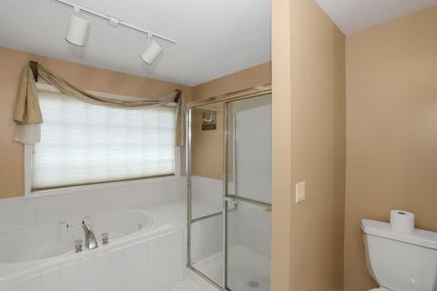 1547 Della Dr, Hoffman Estates, IL 60169 photo 25