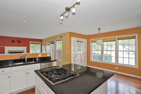 1547 Della Dr, Hoffman Estates, IL 60169 photo 14