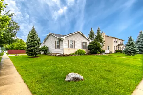 2701 Joe Adler Dr, Plainfield, IL 60586 photo 4