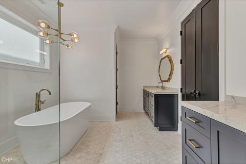 2152 W Huron St, Chicago, IL 60612 photo 37