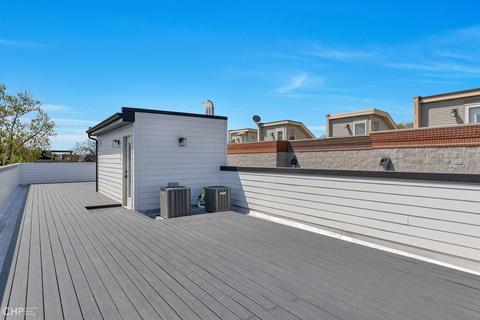 2152 W Huron St, Chicago, IL 60612 photo 49