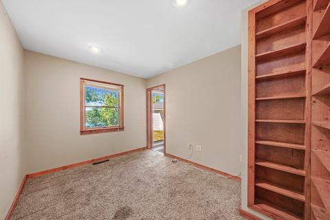 2214 Manor Ln, Mchenry, IL 60051 photo 10