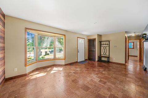 2214 Manor Ln, Mchenry, IL 60051 photo 4