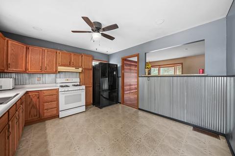 2214 Manor Ln, Mchenry, IL 60051 photo 5