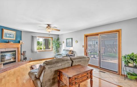 565 E Thacker St, Hoffman Estates, IL 60169 photo 11