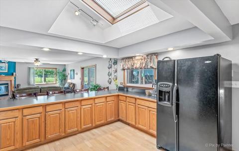 565 E Thacker St, Hoffman Estates, IL 60169 photo 8