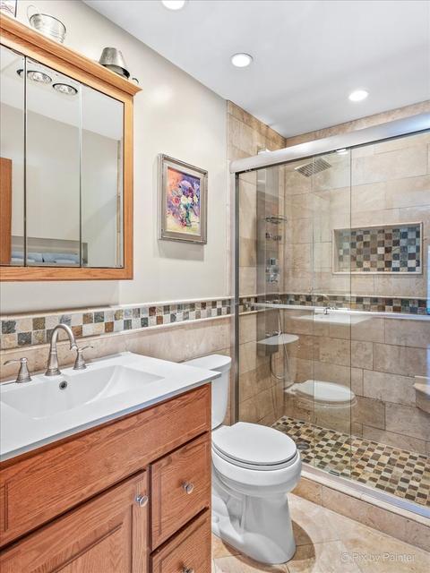 565 E Thacker St, Hoffman Estates, IL 60169 photo 14