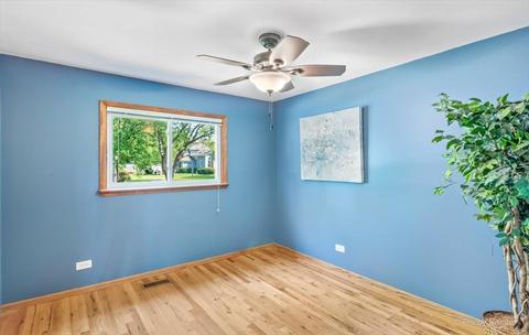 565 E Thacker St, Hoffman Estates, IL 60169 photo 16