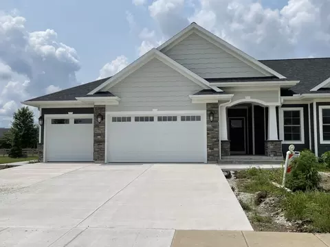 1830 Cedar Ln, Peru, IL 61354 photo 3