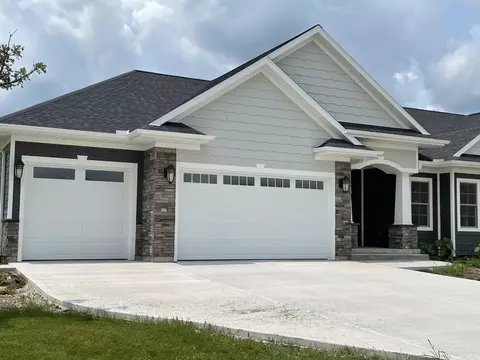 1830 Cedar Ln, Peru, IL 61354 photo 2