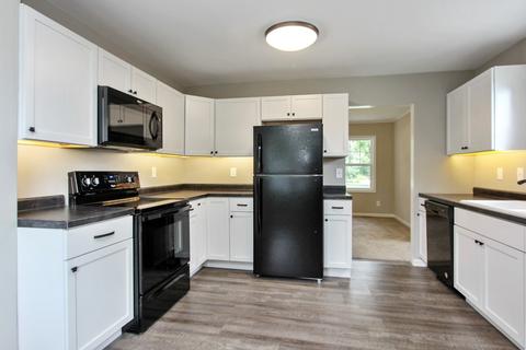 723 Southside Ave, Mchenry, IL 60051 photo 6