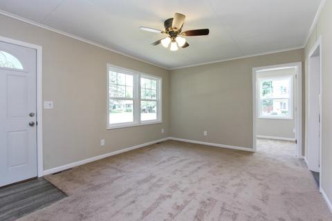 723 Southside Ave, Mchenry, IL 60051 photo 2
