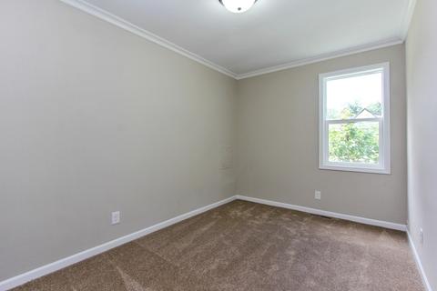 723 Southside Ave, Mchenry, IL 60051 photo 9