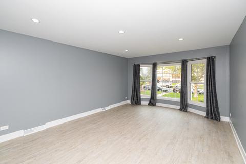 9244 Dee Rd, Des Plaines, IL 60016 photo 4