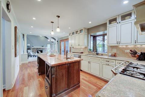 1195 E Gartner Rd, Naperville, IL 60540 photo 12