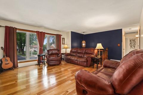 1117 Valley Stream Dr, Wheeling, IL 60090 photo 2