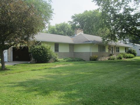 401 E Center St, Sheldon, IL 60966 photo 2