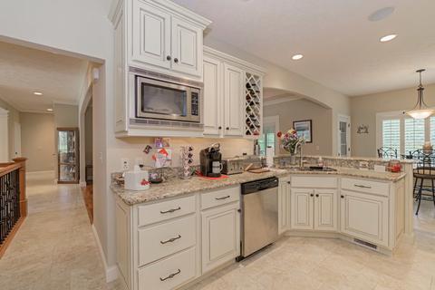 9 Bent Ct, Bloomington, IL 61704 photo 11