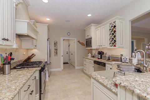 9 Bent Ct, Bloomington, IL 61704 photo 8
